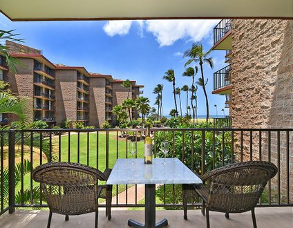 KM 203 Ocean and Mountain Views! Oceanfront Condo, Steps to the Beach.



