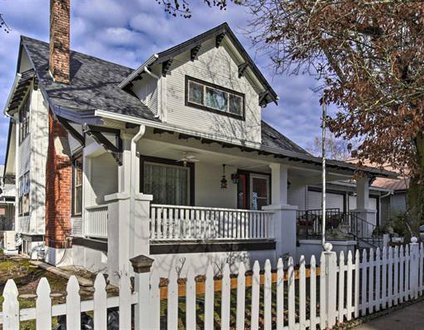 5th Street Bungalow Entire Home



