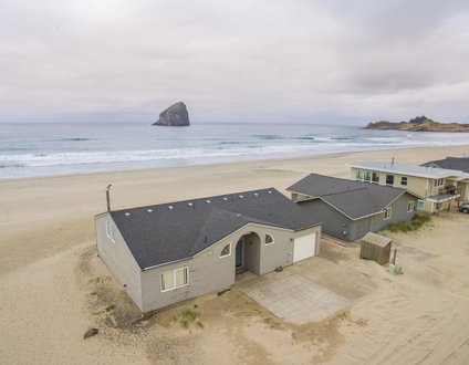 Casa de Vida #158 - Oceanfront home in the sand at Pacific City

