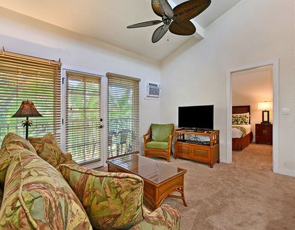 AN C201 Experience the Maui Lifestyle. Walking Distance to Downtown Lahaina!

